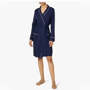 Amazon Essentials Navy Wrap Robe DOES NOT HAVE WHITE PIPING!     W-18